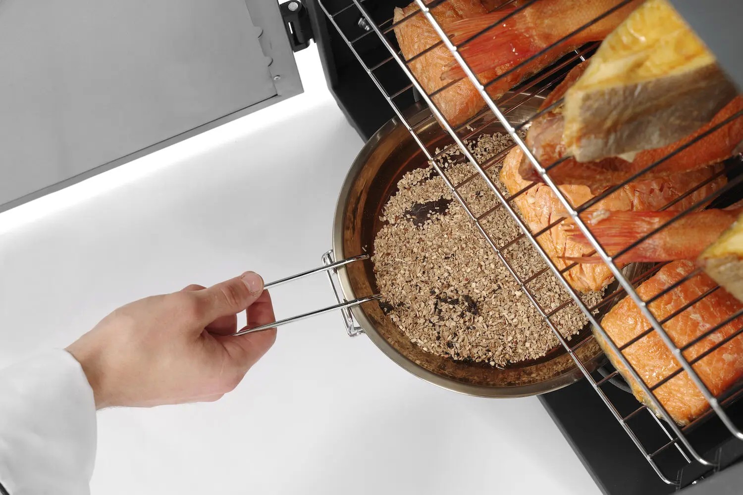 Hendi elektriline suitsuahi